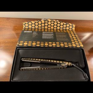 Amika digital titanium styler (new in box)